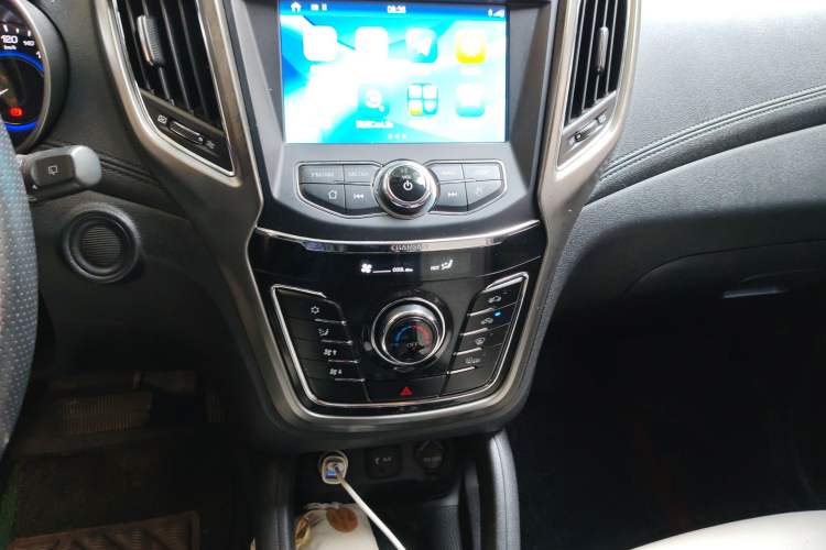 Used CHANGAN CS35 2017 1.6L Automatic Luxury Model Audio And AC Panel