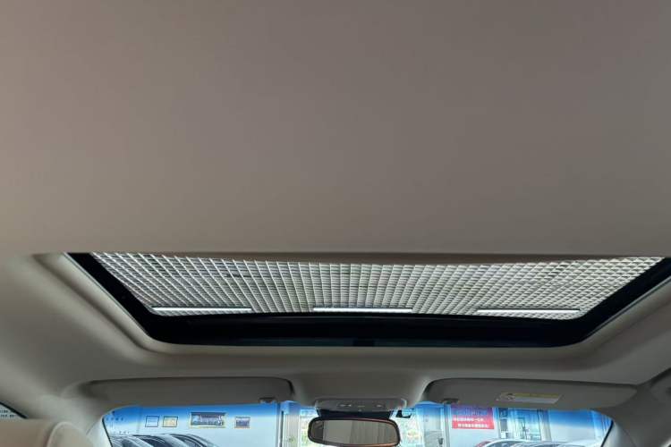 Used Buick GL8 2023 Facelifted Land Cruiser Executive Luxury Version Headliner