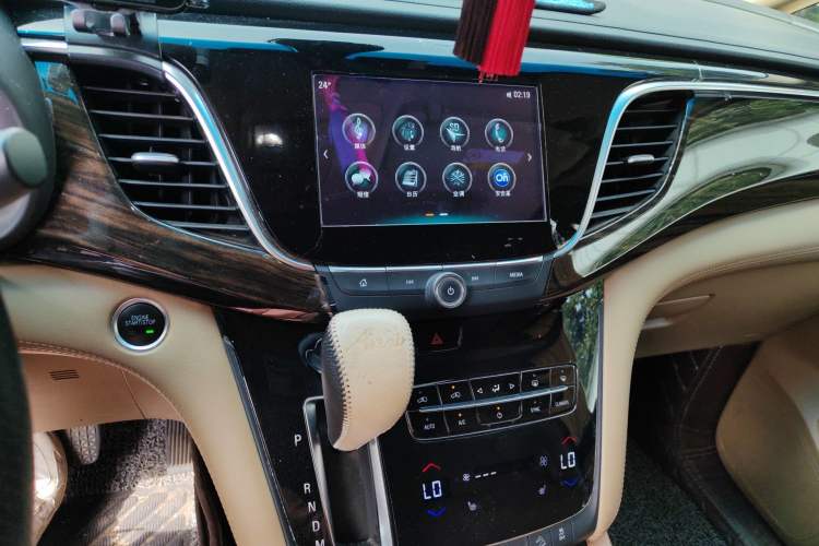 Used Buick GL8 2018 ES 28T Luxury Model China VI Standard Audio And AC Panel