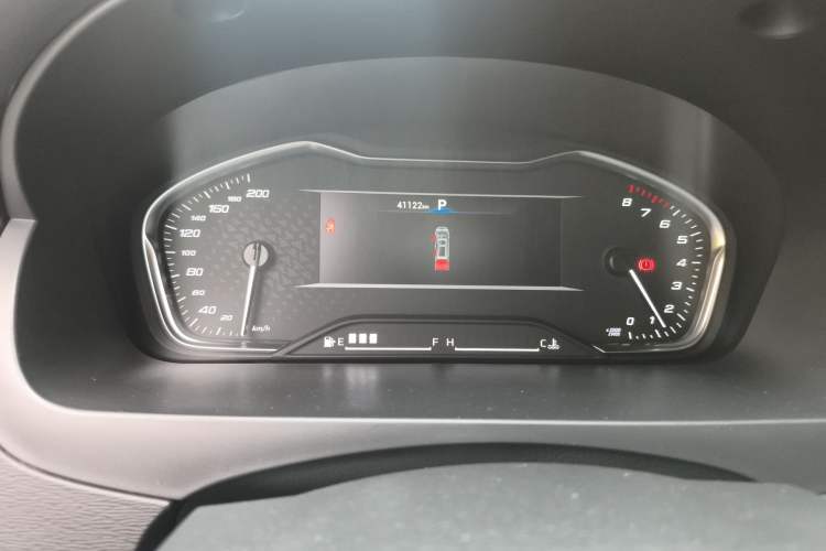 Used SAIC MAXUS G20 2023 Facelifted ES 2.0T Gasoline Automatic Value Edition Odometer Close Up