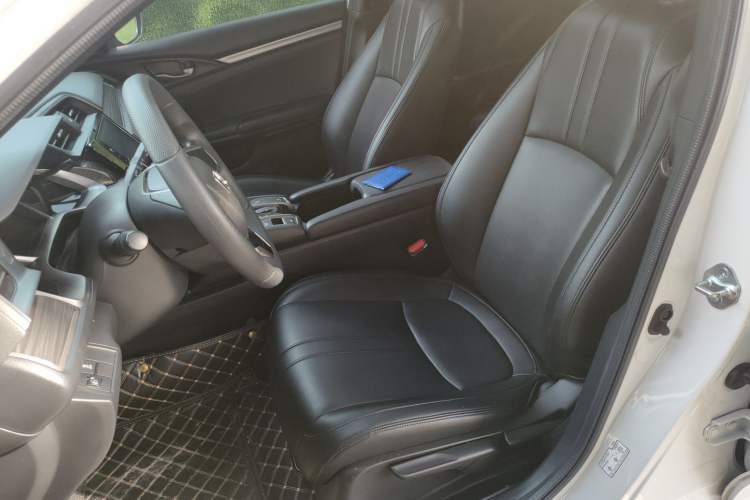 Used Honda Civic 2021 HATCHBACK 220TURBO CVT New Trendsetter Left Front Seat