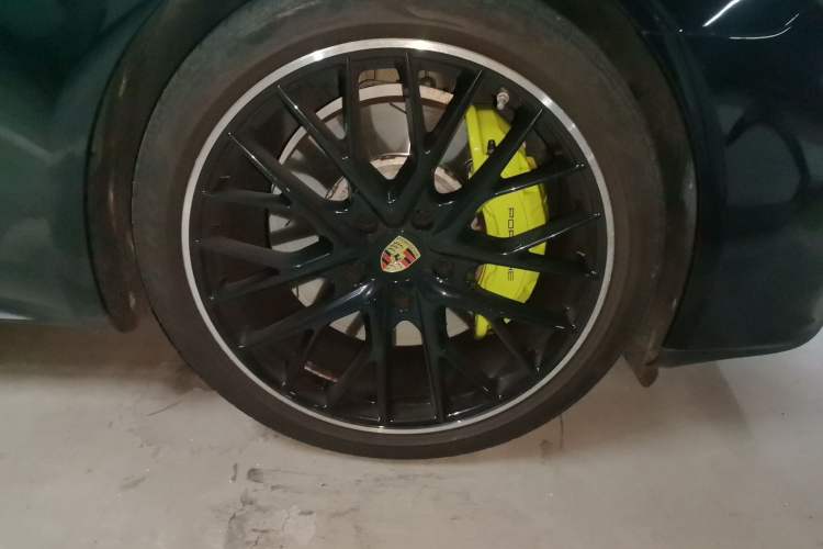 Used Porsche Panamera 2021 Panamera 4 E-Hybrid 2.9T Right Front Wheel Hub