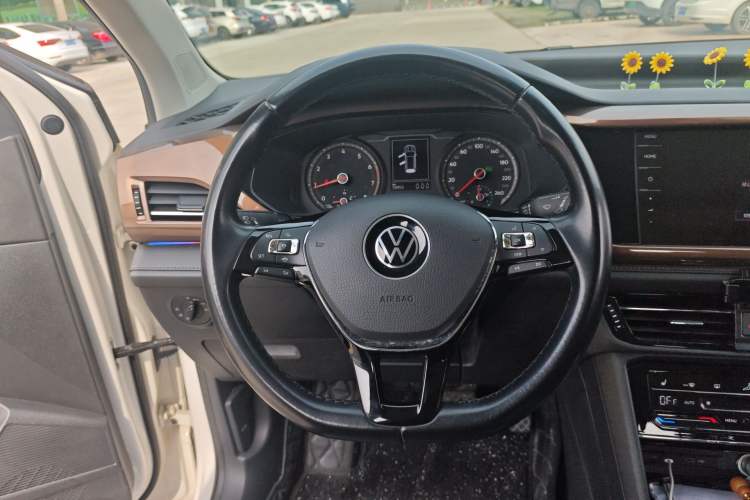 Used Volkswagen Tharu 2021 280TSI Two-Wheel-Drive Luxury Plus Edition Steering Wheel