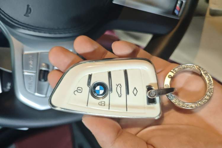 Used BMW 5 Series 2023 Restyled 530Li Leading Edition M Sport Package Vehicle Key