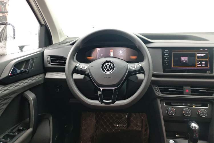 Used Volkswagen Tharu 2022 280TSI Two-Wheel Drive Trend Edition
