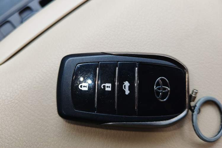 Used Toyota Prado 2022 2.7L Gasoline TX Trim Aluminum Wheels Low-Roof Configuration Base Version – Middle East Vehicle Key