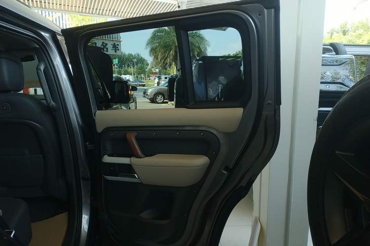 Used Land Rover Defender 2022 110 P400 X-DYNAMIC HSE