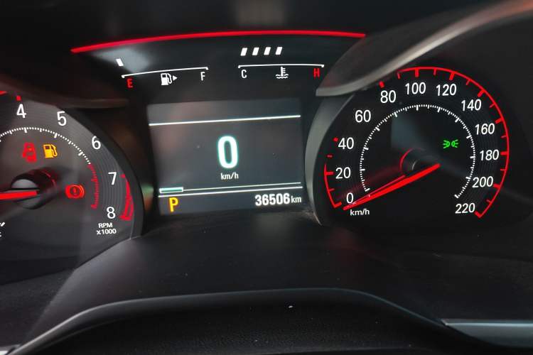 Used Chevrolet Monza 2020 Light Hybrid RS 330T Automatic Comfort Edition Odometer Close Up