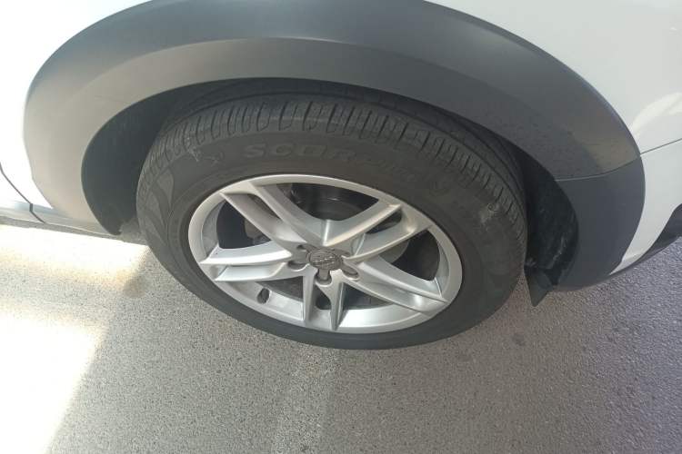 Used Audi Q5 2017 Plus 40 TFSI Technology Model Exterior 4