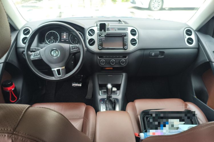Used Volkswagen Tiguan 2013 1.8 TSI Automatic All-Wheel Drive Luxury Model Center Console