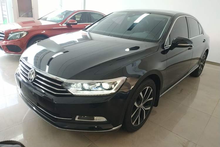 Used Volkswagen Magotan 2017 330TSI DSG Luxury Model
