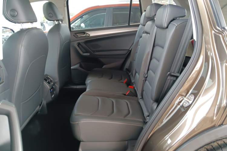 Used Volkswagen Tiguan L 2019 Revised 330TSI Automatic Two-Wheel Drive Smart & Luxury Edition China VI Standard