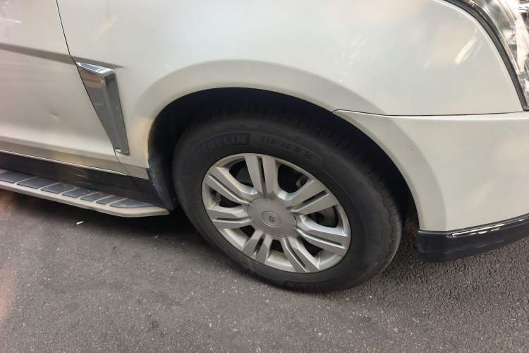 Used Cadillac SRX 2015 3.0L Comfort Version Right Front Wheel Hub