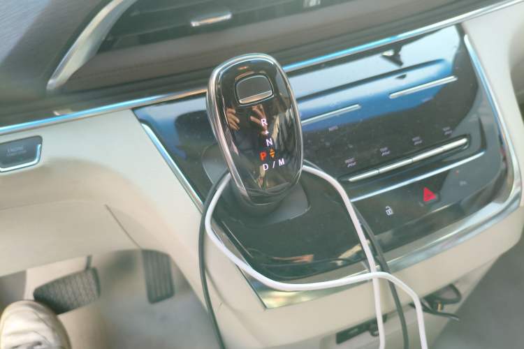 Used Buick GL8 2023 Land Executive Class Comfort Model