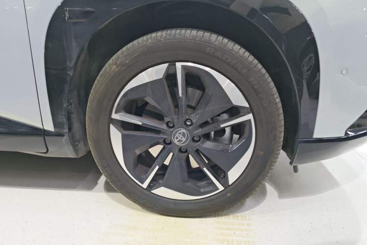 Used Toyota BZ 3X 2025 520 Pro LiDAR Edition Right Front Wheel Hub