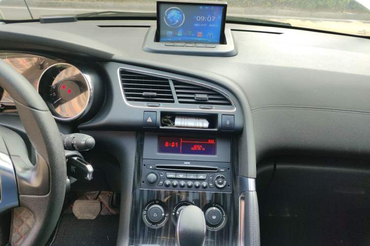 Used Peugeot 3008 2015 2.0L Automatic Classic Edition