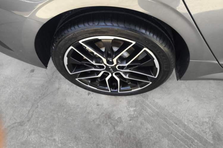 Used Kia K5 2021 380T GT-Line Refreshed Edition Right Rear Wheel Hub