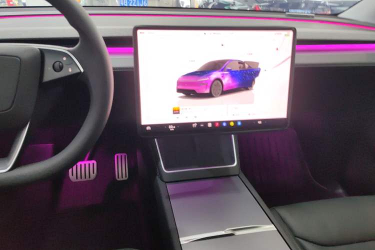 Used Tesla Model Y 2025 Long-Range All-Wheel-Drive Version