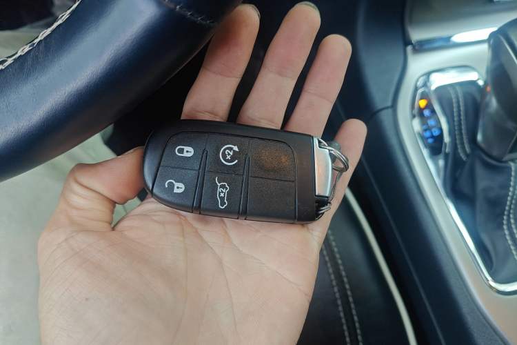 Used Jeep Grand Cherokee 2016 3.6L Elite Navigation Edition
