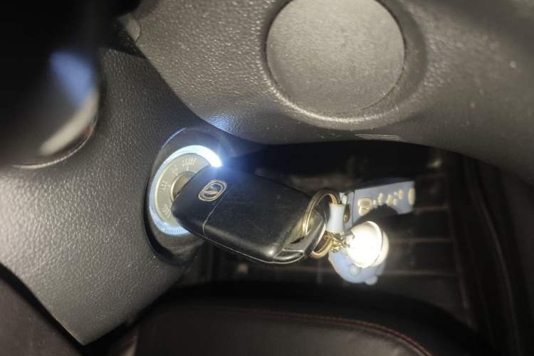 Used CHANGAN CS75 2014 2.0L Manual Luxury Version China IV Standard