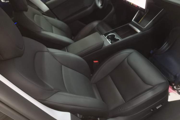 Used Tesla Model Y 2025 Long-Range All-Wheel Drive First Edition Right Front Seat