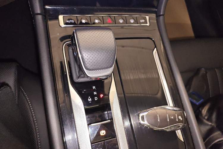 Used Hongqi H6 2023 2.0T ZhiMei Edition Gear Lever