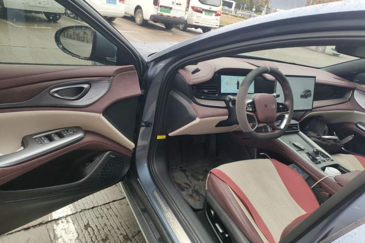 Used BYD Seal 2023 DM-i 1.5T 121km Prestige Model
