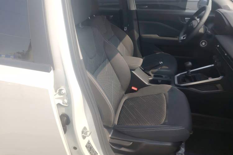 Used Wuling Alvez 2022 1.5L Manual Free-Style Model