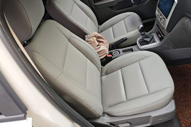 Used Ford Focus 2013 Hatchback Classic 1.8L Manual Base Model