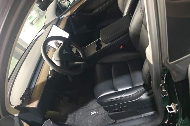 Used Tesla Model Y 2021 Long-Range All-Wheel-Drive Version Left Front Seat