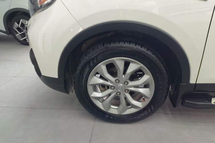 Used GAC Trumpchi GS3 2017 150N Automatic Elite Edition Left Front Wheel Hub