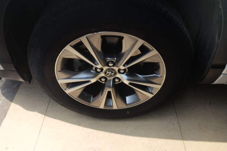 Used Toyota Highlander 2021 2.0T Four-Wheel Drive Elite Edition 7-Seater Left Front Wheel Hub