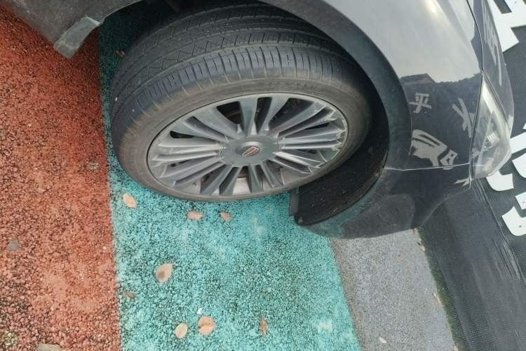 Used Hongqi H5 2020 1.8T Automatic ZhiLian QiYun Edition Right Front Wheel Hub