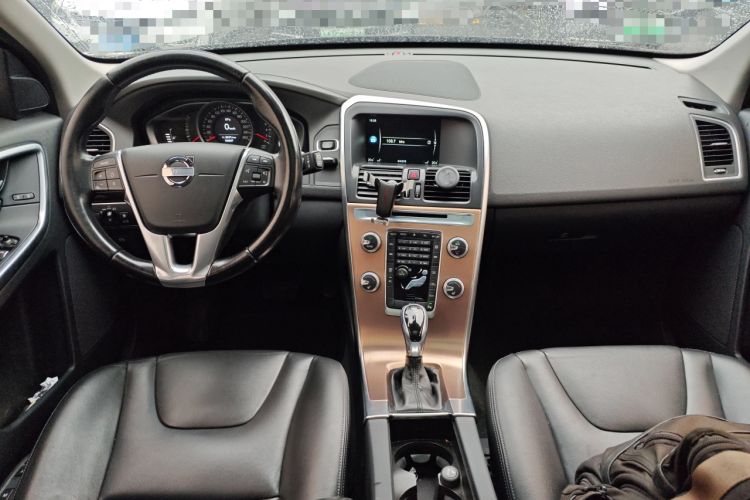 Used Volvo XC60 2015 T5 Smart Upgrade Model Center Console