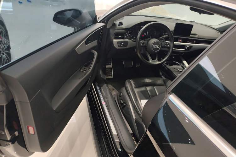 Used Audi A5 2017 Coupe 40 TFSI Fashion Model