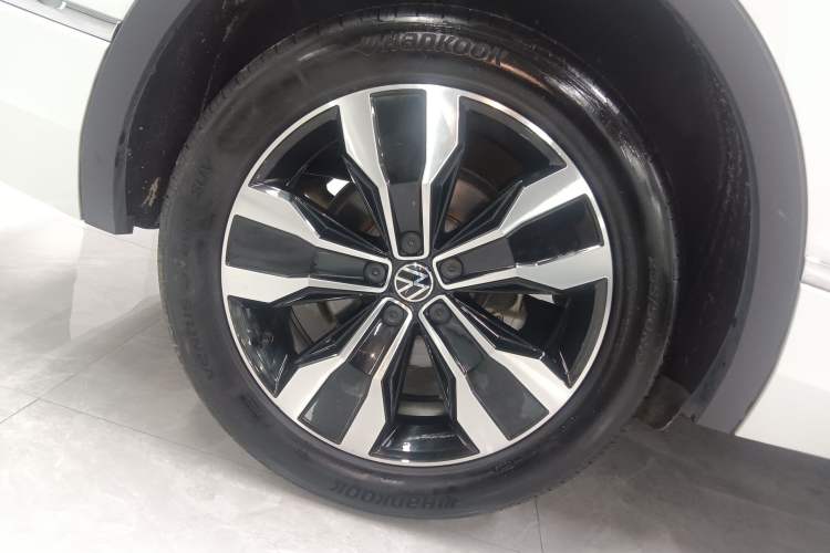 Used Volkswagen Tiguan L 2024 330TSI Automatic Two-Wheel Drive R-Line Enhanced Edition
