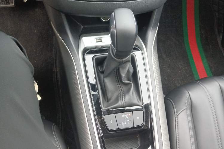 Used Peugeot 408 2022 1.6T Ambition Edition Gear Lever