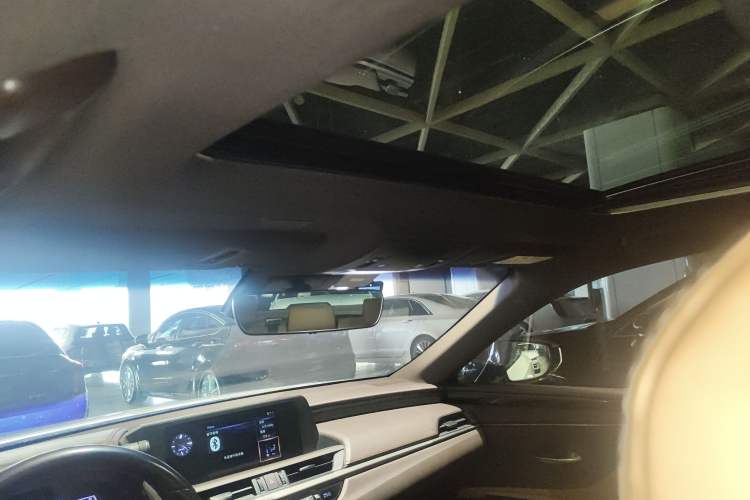 Used Lexus ES 2018 260 Excellence Edition China V Standard