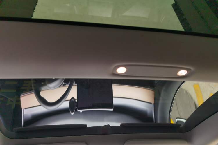 Used Tesla Model 3 2019 Standard Range Rear-Drive Upgraded Version
