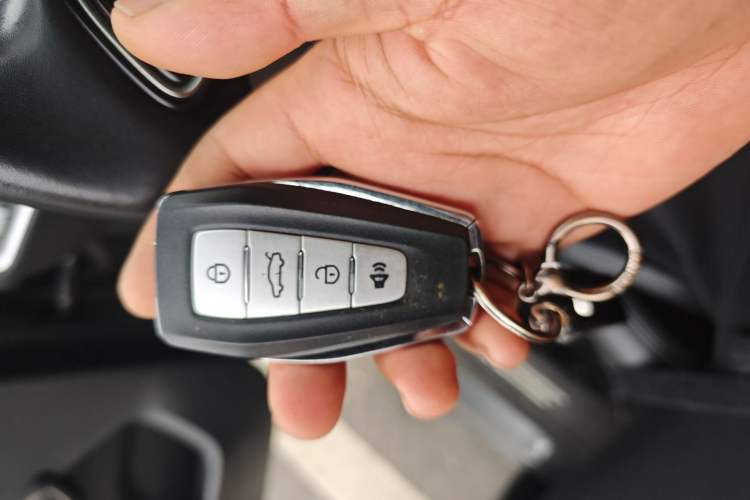 Used Geely Auto Emgrand 2022 4th Generation 1.5L CVT Luxury Model Vehicle Key