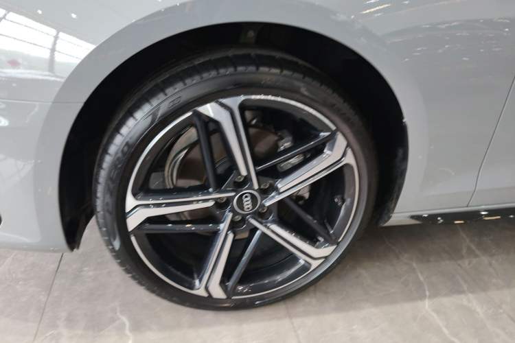 Used Audi A4L 2024 40 TFSI Luxury Dynamic Edition Left Front Wheel Hub