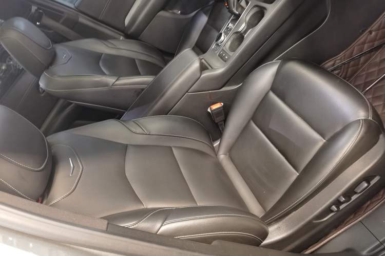 Used Cadillac XT4 2018 28T Two-Wheel Drive Leading Version