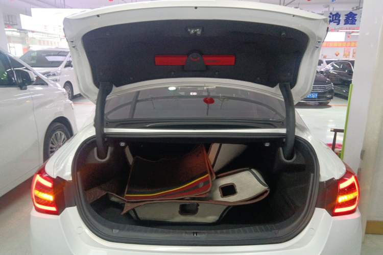 Used Hongqi H5 2019 30TD Smart Connect Enjoy Edition Trunk