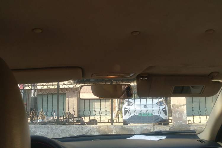 Used Volkswagen Bora 2011 1.6L Automatic Fashion Edition Headliner