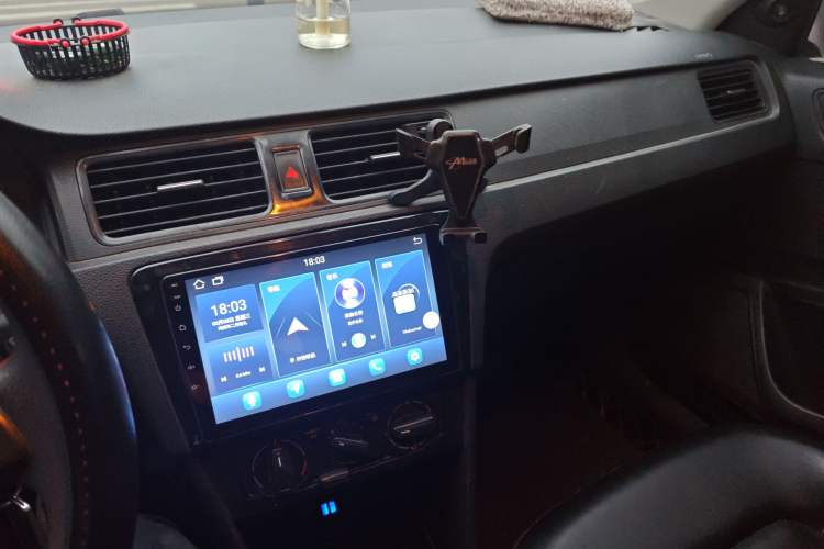 Used Volkswagen Santana 2013 1.6L Manual Fashion Edition
