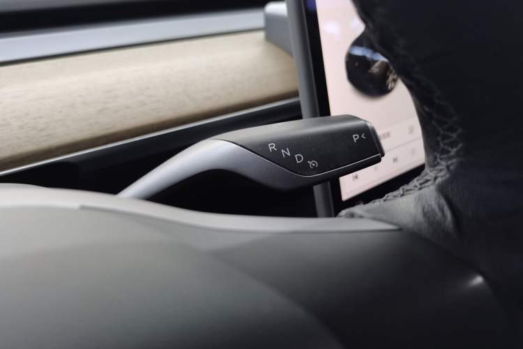 Used Tesla Model Y 2021 Long-Range All-Wheel-Drive Version
