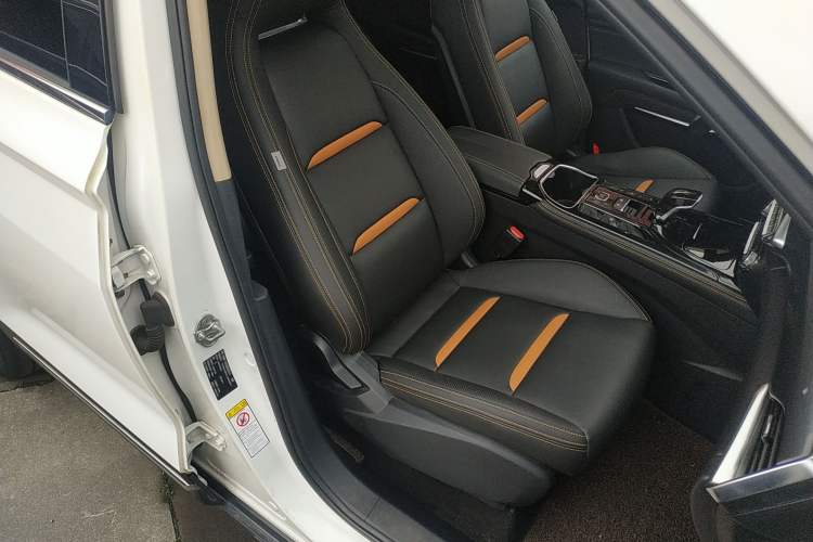 Used Bestune T77 2019 230 TID Automatic Prestige Version China V Emission Standard
