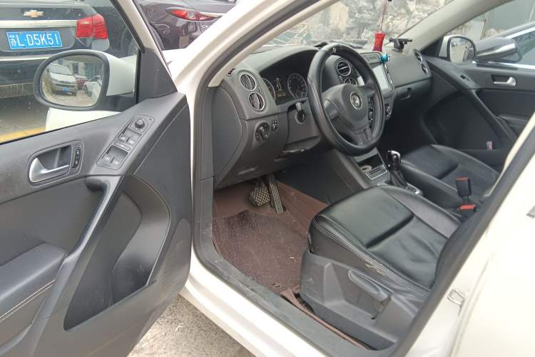 Used Volkswagen Tiguan 2017 300TSI Automatic Two-Wheel Drive Silk Road Luxury Edition Driver Seat