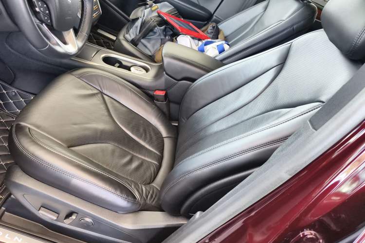 Used Lincoln MKC 2019 2.0T Two-Wheel Drive Zunya Version China VI Standard
