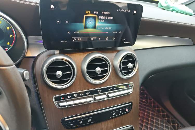 Used Mercedes-Benz GLC 2020 Facelifted GLC 300 L 4MATIC Luxury Edition Audio And AC Panel